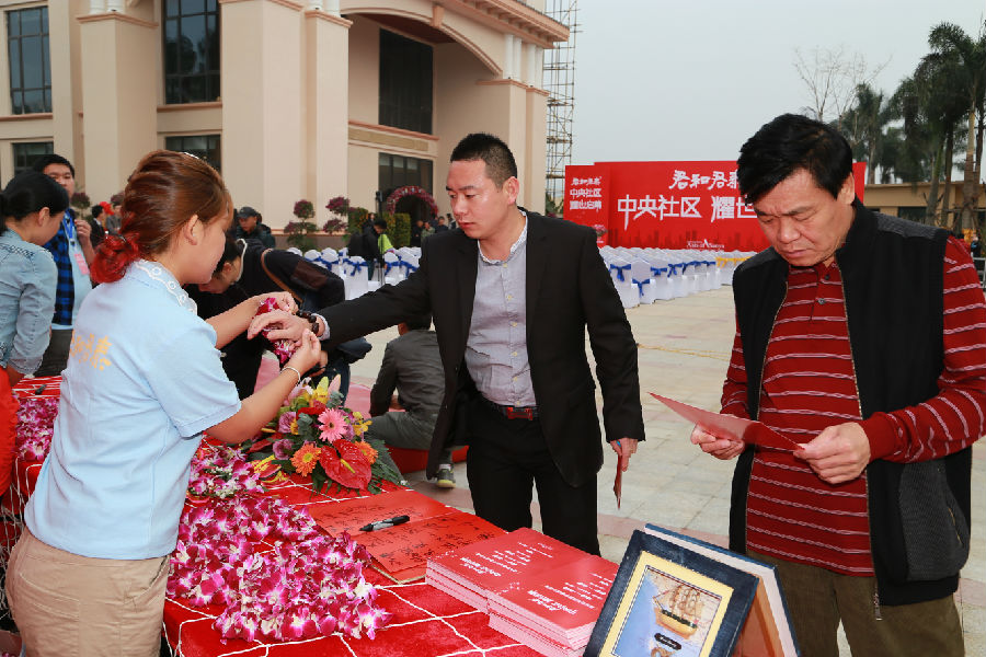 两男和一女一前一后爽app下载