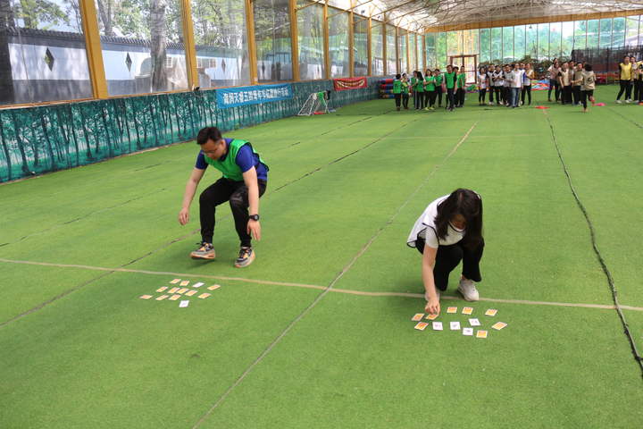 两男和一女一前一后爽app下载