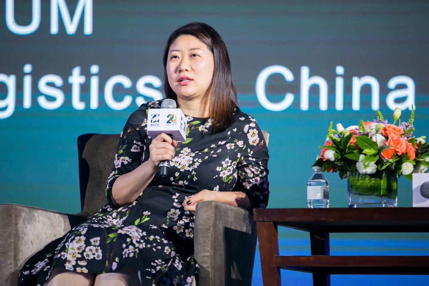 两男和一女一前一后爽app下载