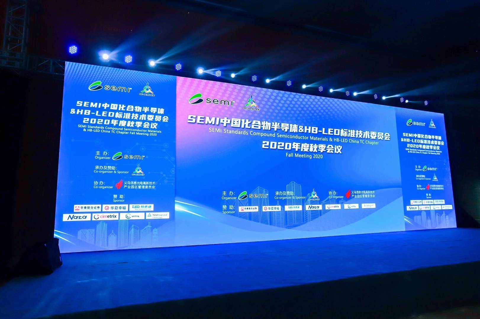 两男和一女一前一后爽app下载