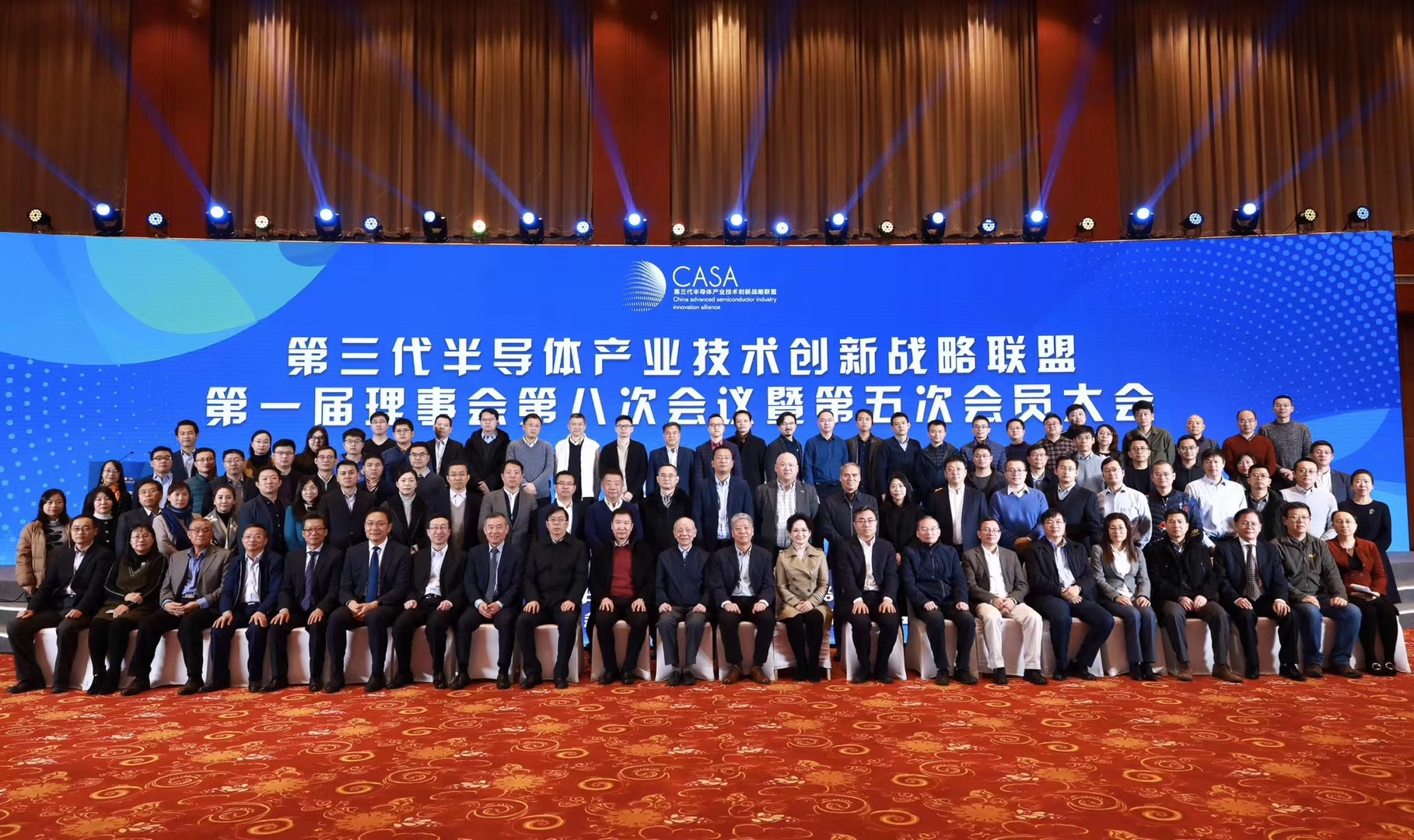 两男和一女一前一后爽app下载